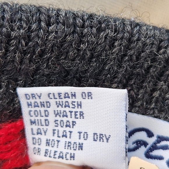 Vintage Rugged Bear Cardigan Women’s Small Red Blue Wool Nordic Zipper - Picture 5 of 9